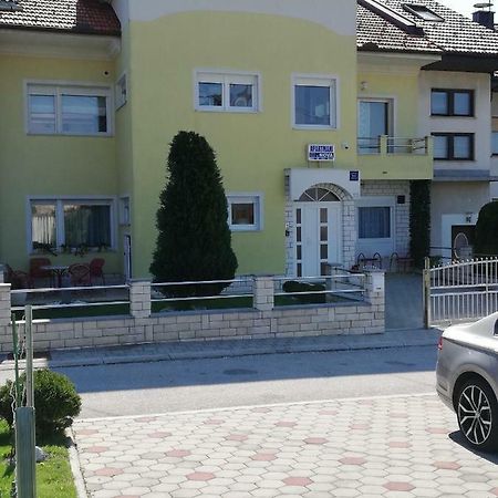 Apartmani Nova Karlovac Luaran gambar