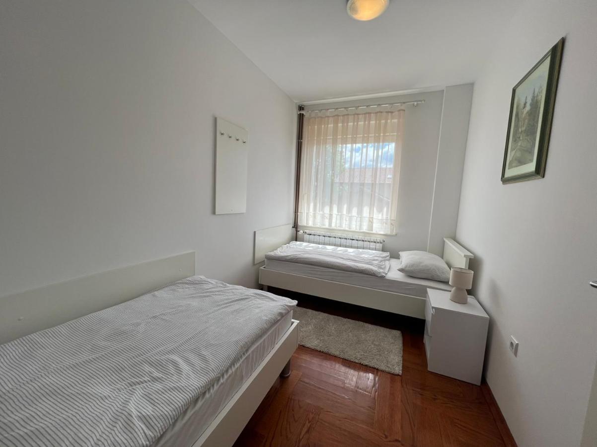 Apartmani Nova Karlovac Luaran gambar