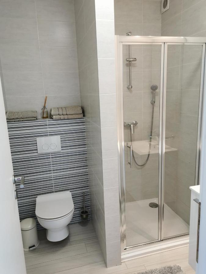 Apartmani Nova Karlovac Luaran gambar