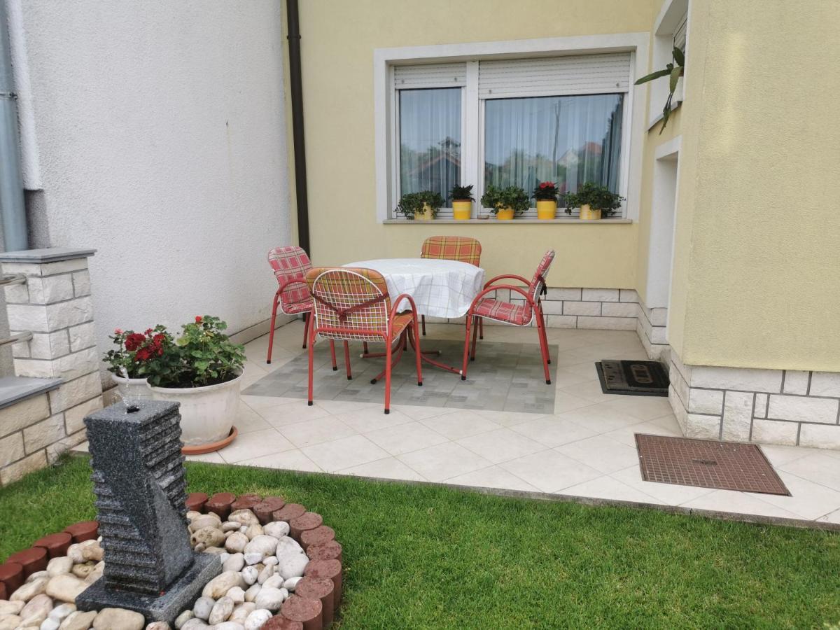 Apartmani Nova Karlovac Luaran gambar