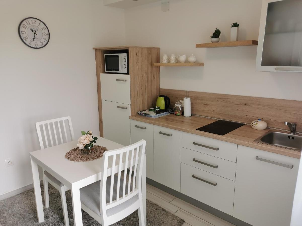 Apartmani Nova Karlovac Luaran gambar