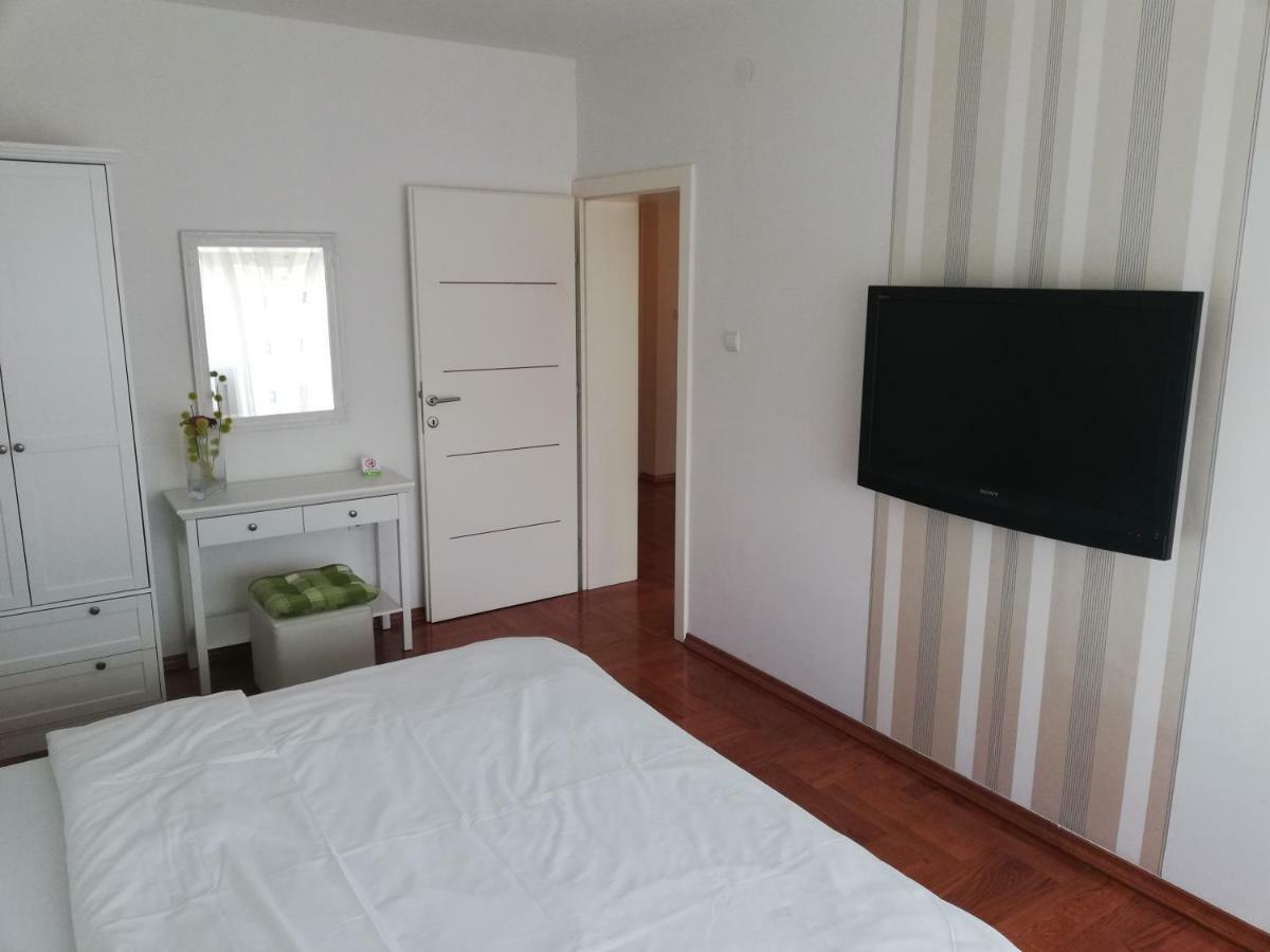 Apartmani Nova Karlovac Luaran gambar